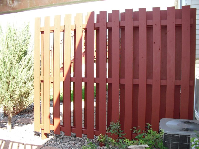 028_Fence_Staining